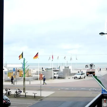 アパート Near Epernayplein, Family-friendly ミデルケルケ